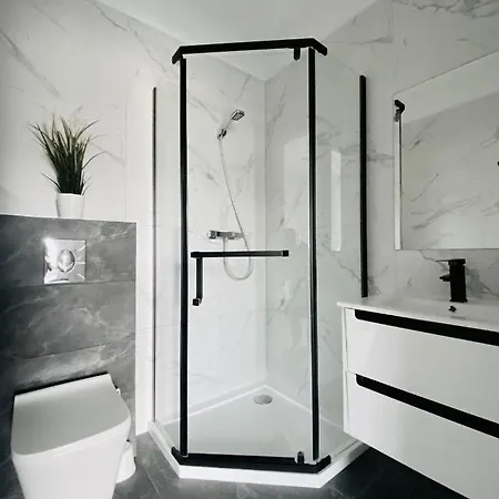 Black Pearl Basen Sauna Jacuzzi بيت للعطل *