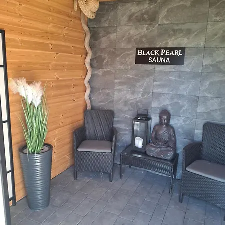 Holiday home Black Pearl Basen Sauna Jacuzzi Mielno (Koszalin)