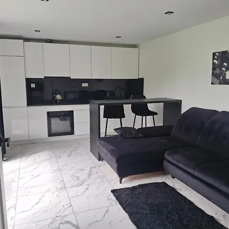 Black Pearl Basen Sauna Jacuzzi 別荘