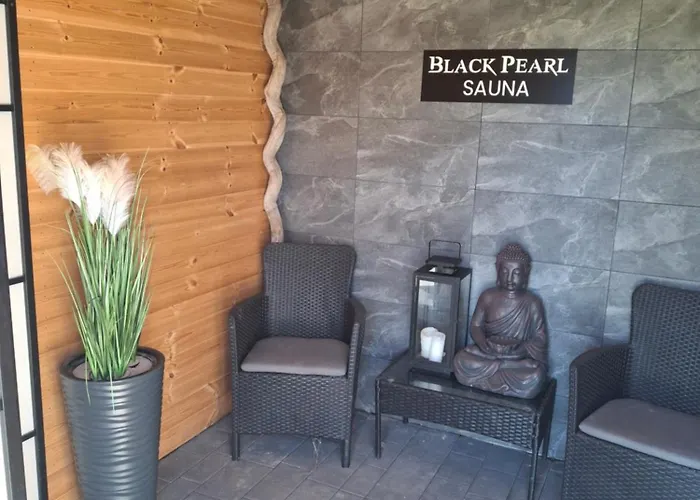 Holiday home Black Pearl Basen Sauna Jacuzzi Mielno (Koszalin)